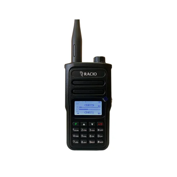 Радиостанция Racio R820