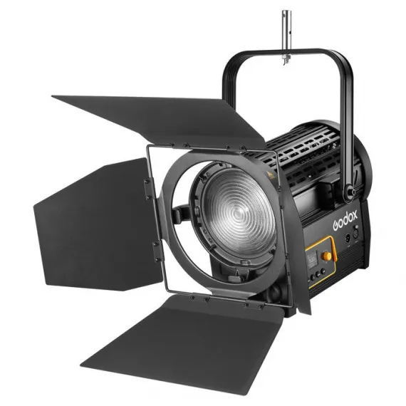 Осветитель светодиодный Godox F7-120Bi K2 с линзой Френеля